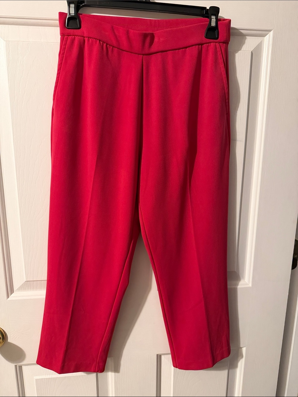 Susan Graver Cropped Pull-On Trousers in Hot Pink
